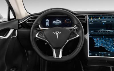 Perché Tesla ha richiamato 123.000 automobili (Model S)